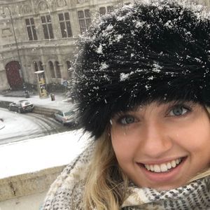 Meet your Posher, Danielle